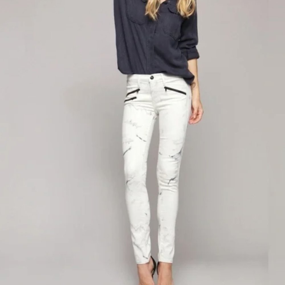 Black Orchid Billie Zipper Skinny Jeans in Lose Your Marble Wash Size 26